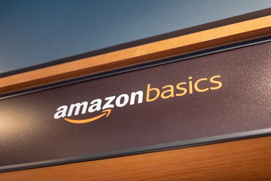 Amazon Basics: Cómo Amazon Logra Vender Accesorios Tecnológicos Tan Baratos